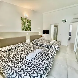 https://villa-12.in-canary-islands.com